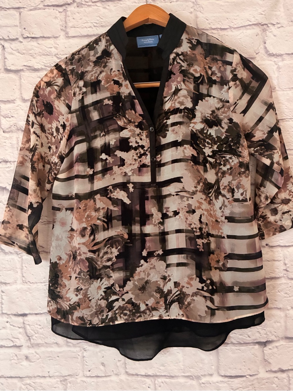 Simply Vera Wang Lightweight Floral-Stripe Women's Blouse - Medium